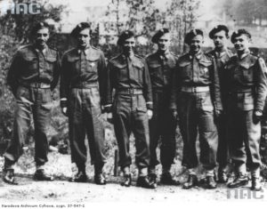 The ‘Cichociemni’ fighters at the SOE training camp in Scotland. Source: https://commons.wikimedia.org/wiki/File%3AKrasinski_Adam.jpg